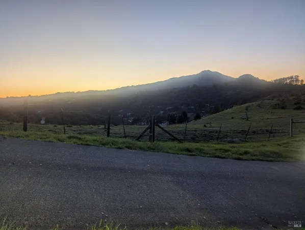 $995,000 | 1163 Meadowsweet Drive, Corte Madera, CA 94925