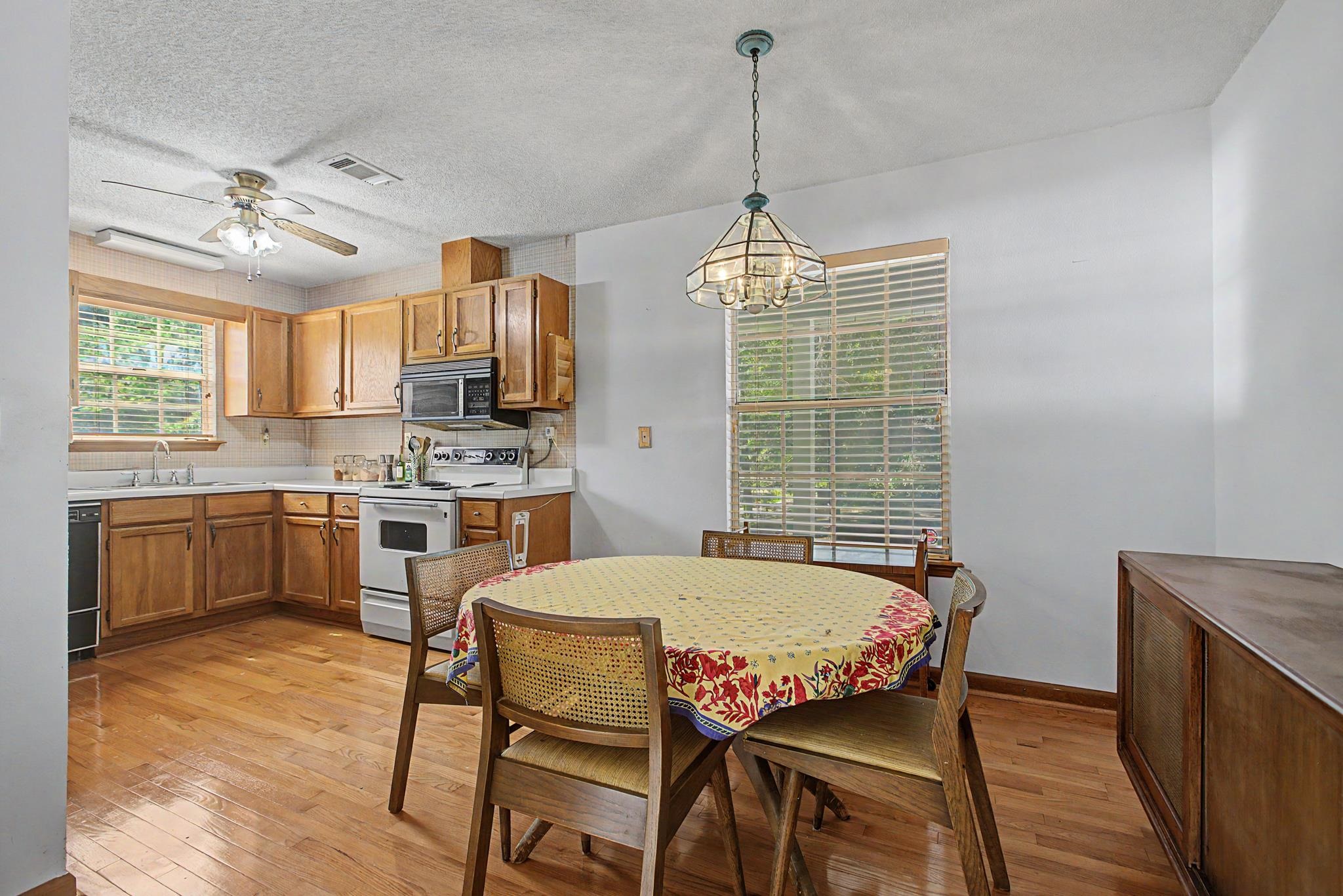 8253 Hunters Ridge Trail Tallahassee, FL 32312 - Photo 13 of 42 Gallery Image 13