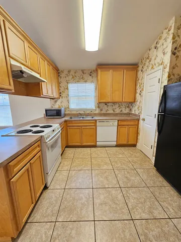 $1,895 | 3283 Emerson Lane, Tallahassee, FL 32317