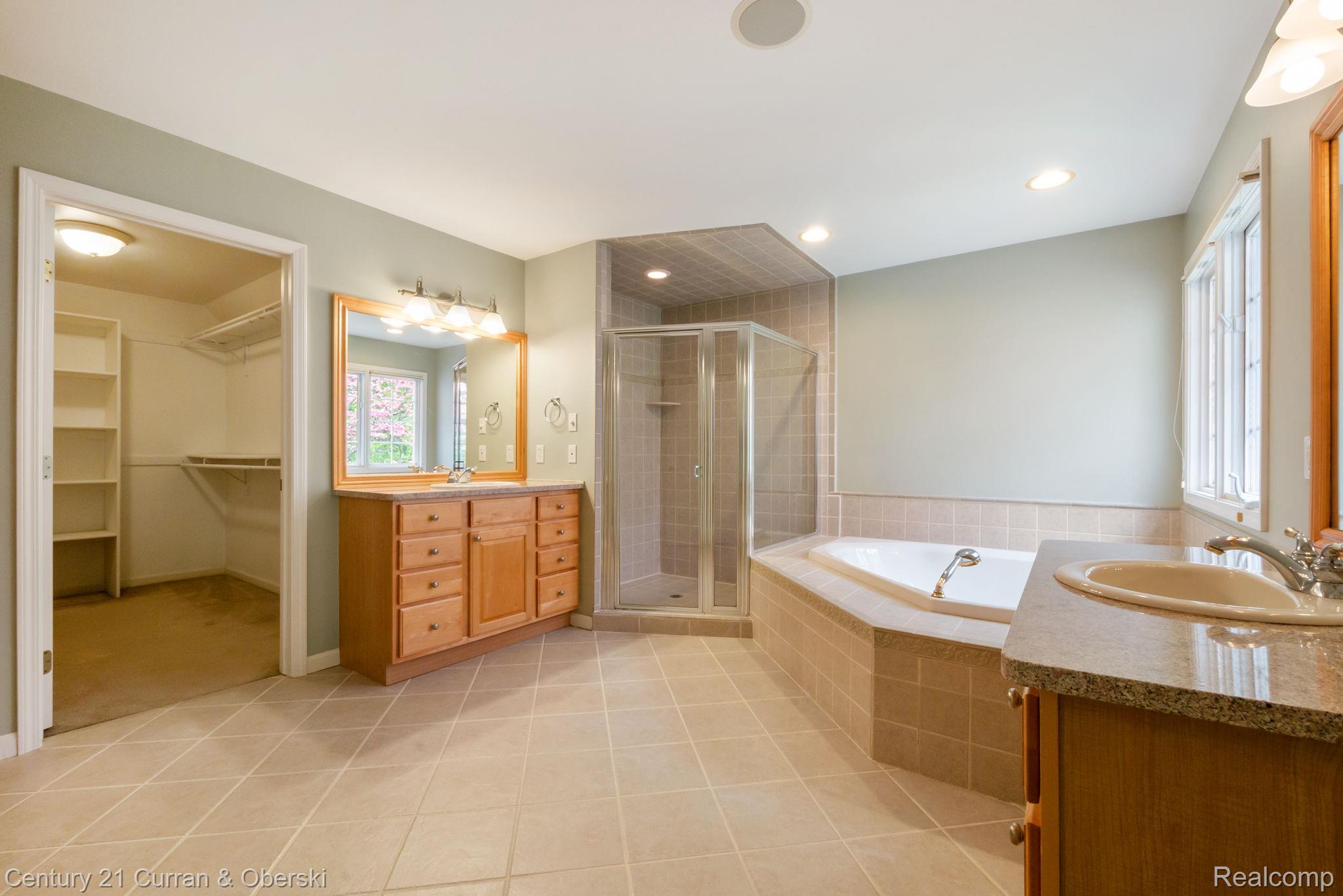 27852 Larson Lane Farmington, MI 48331 - Photo 44 of 75 43-web-or-mls-P2360986.jpg