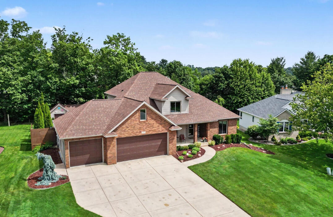 3035 Viewpoint Street Jenison, MI 49428 - Photo 2 of 35 IMG_2815