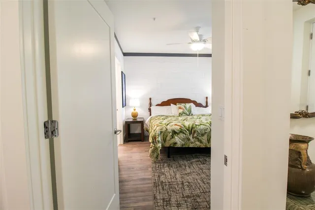 $3,900 | 1703 North Tamiami Trail, Unit B406, Sarasota, FL 34236