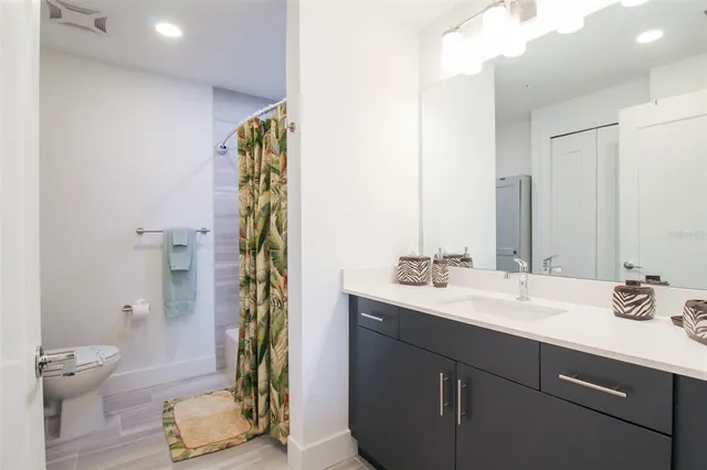 $3,900 | 1703 North Tamiami Trail, Unit B406, Sarasota, FL 34236