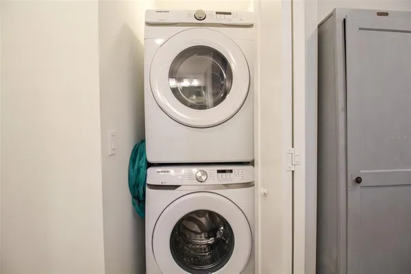 $3,900 | 1703 North Tamiami Trail, Unit B406, Sarasota, FL 34236