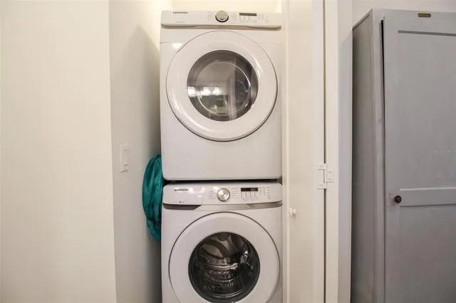 $3,900 | 1703 North Tamiami Trail, Unit B406, Sarasota, FL 34236