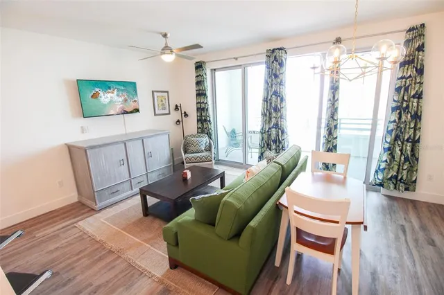 $3,900 | 1703 North Tamiami Trail, Unit B406, Sarasota, FL 34236