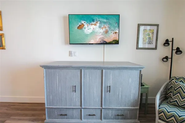 $3,900 | 1703 North Tamiami Trail, Unit B406, Sarasota, FL 34236