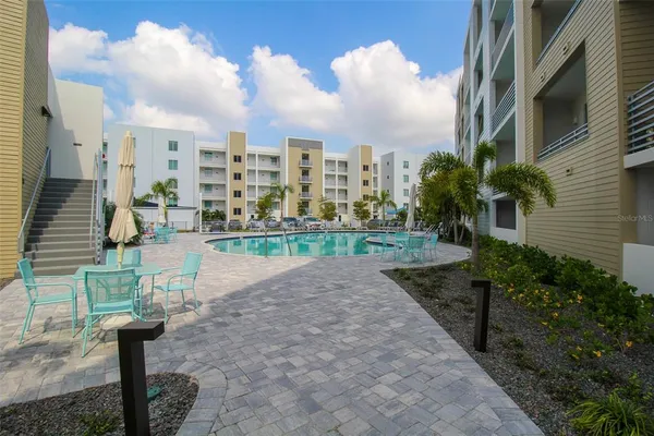 $3,900 | 1703 North Tamiami Trail, Unit B406, Sarasota, FL 34236