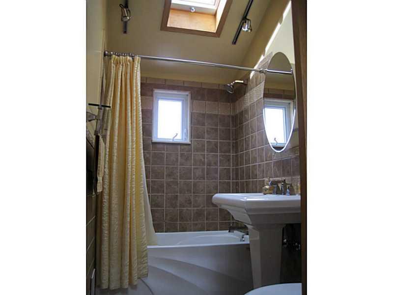 1490 Rydal Street Pittsburgh, PA 15205 - Photo 12 of 25 Master Bath/Spa.