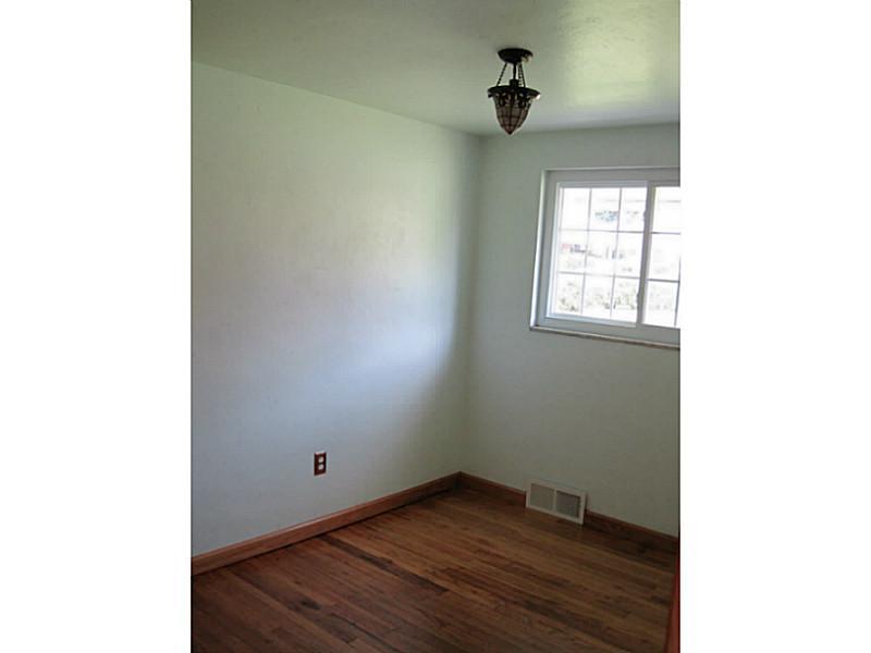 1490 Rydal Street Pittsburgh, PA 15205 - Photo 17 of 25 Bedroom.