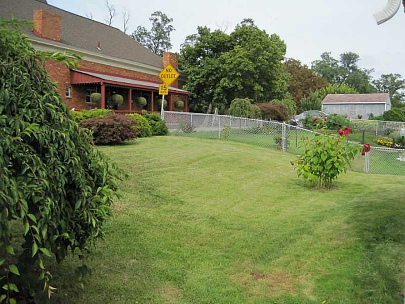 1490 Rydal Street Pittsburgh, PA 15205 - Photo 22 of 25 Yard/Garden.