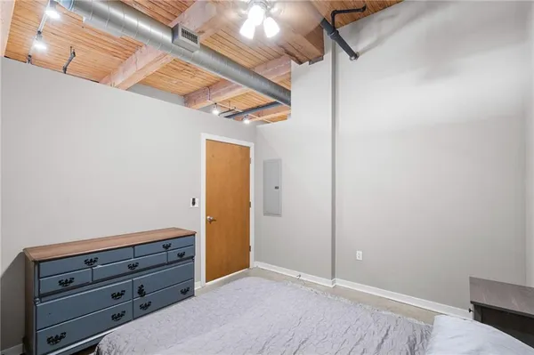 $199,000 | 712 Broadway Boulevard, Unit 401, Kansas City, MO 64105