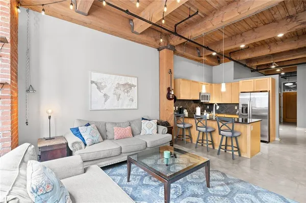 $199,000 | 712 Broadway Boulevard, Unit 401, Kansas City, MO 64105