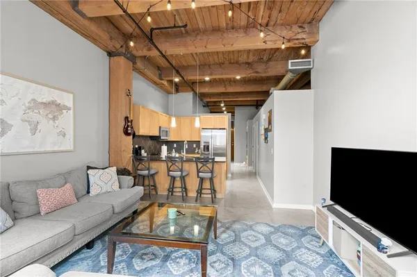 $199,000 | 712 Broadway Boulevard, Unit 401, Kansas City, MO 64105