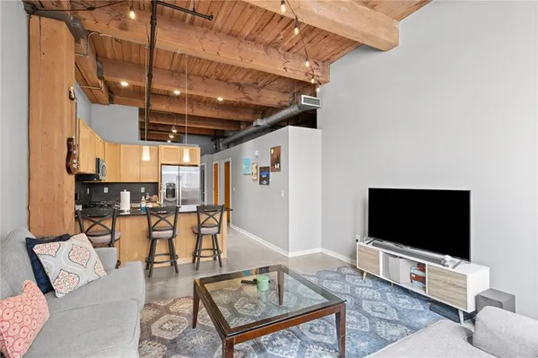$199,000 | 712 Broadway Boulevard, Unit 401, Kansas City, MO 64105