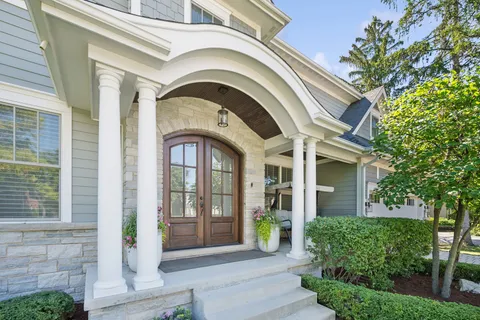 $1,985,000 | 909 Glenwood Lane, Glenview, IL 60025