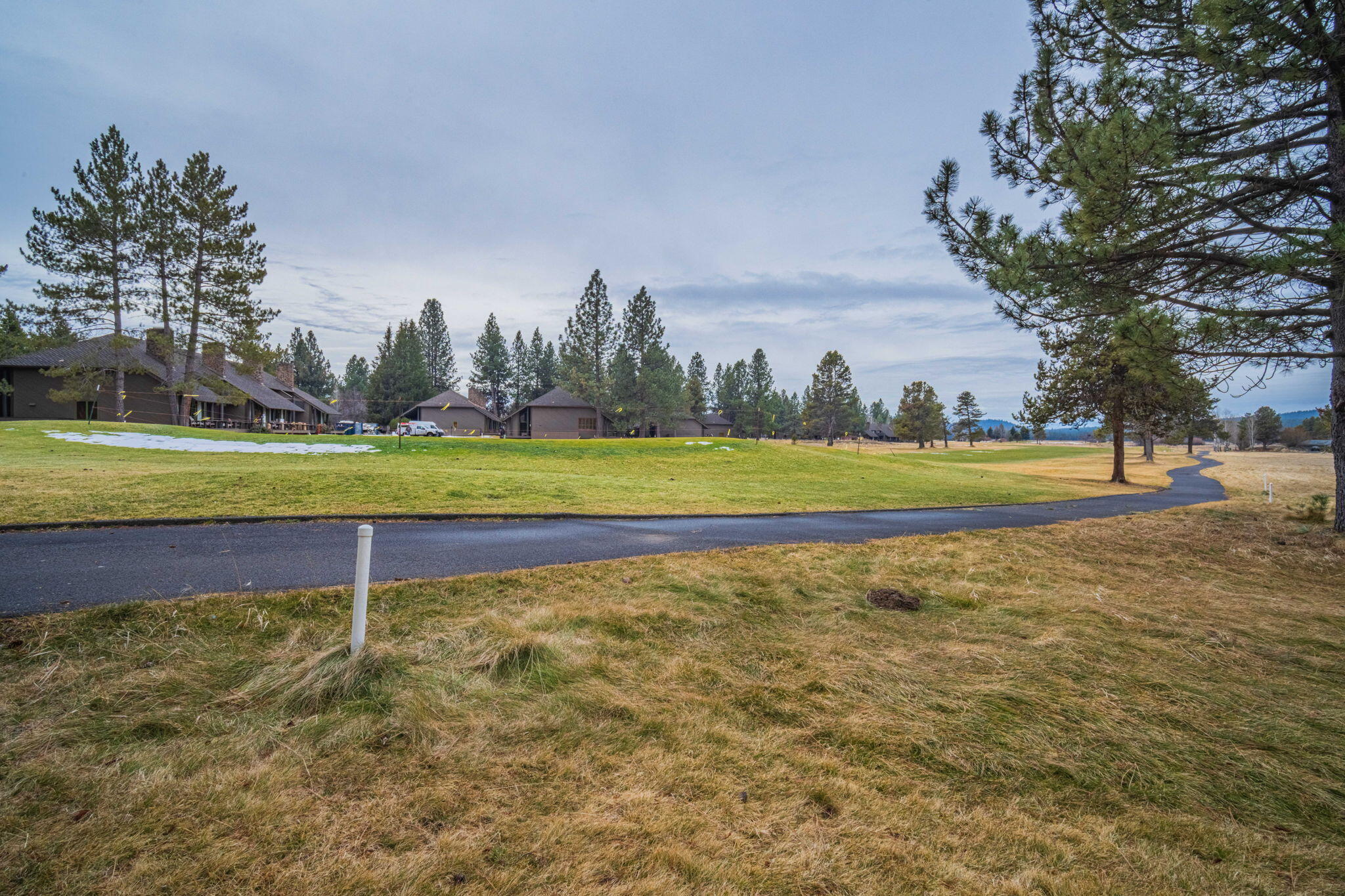 57231 Island Road, Unit 31 Sunriver, OR 97707 - Photo 32 of 32 35-web-or-mls-31 Meadow House-35