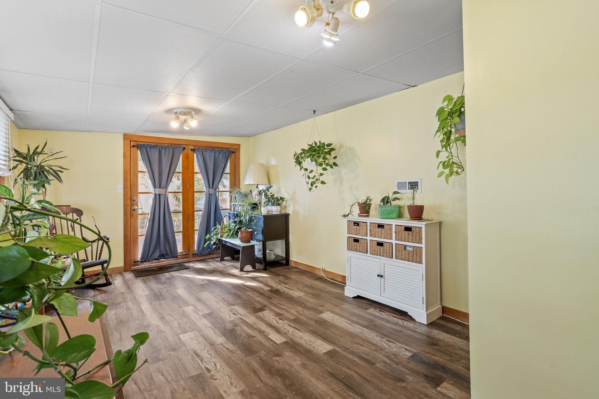 810 Colby Avenue Delran, NJ 08075 - Photo 11 of 33 a view of a entryway with furniture and a potted plant