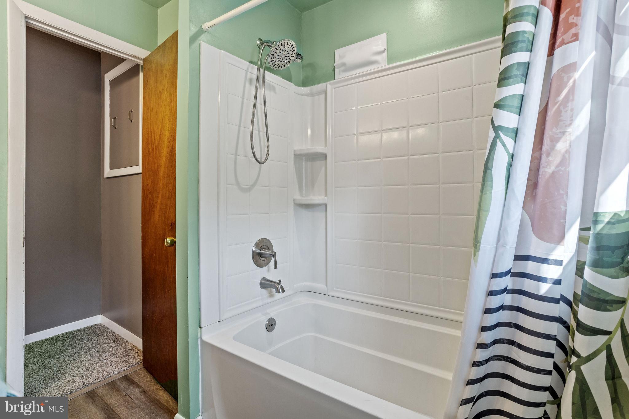 810 Colby Avenue Delran, NJ 08075 - Photo 26 of 33 a bathroom with a bathtub and a shower