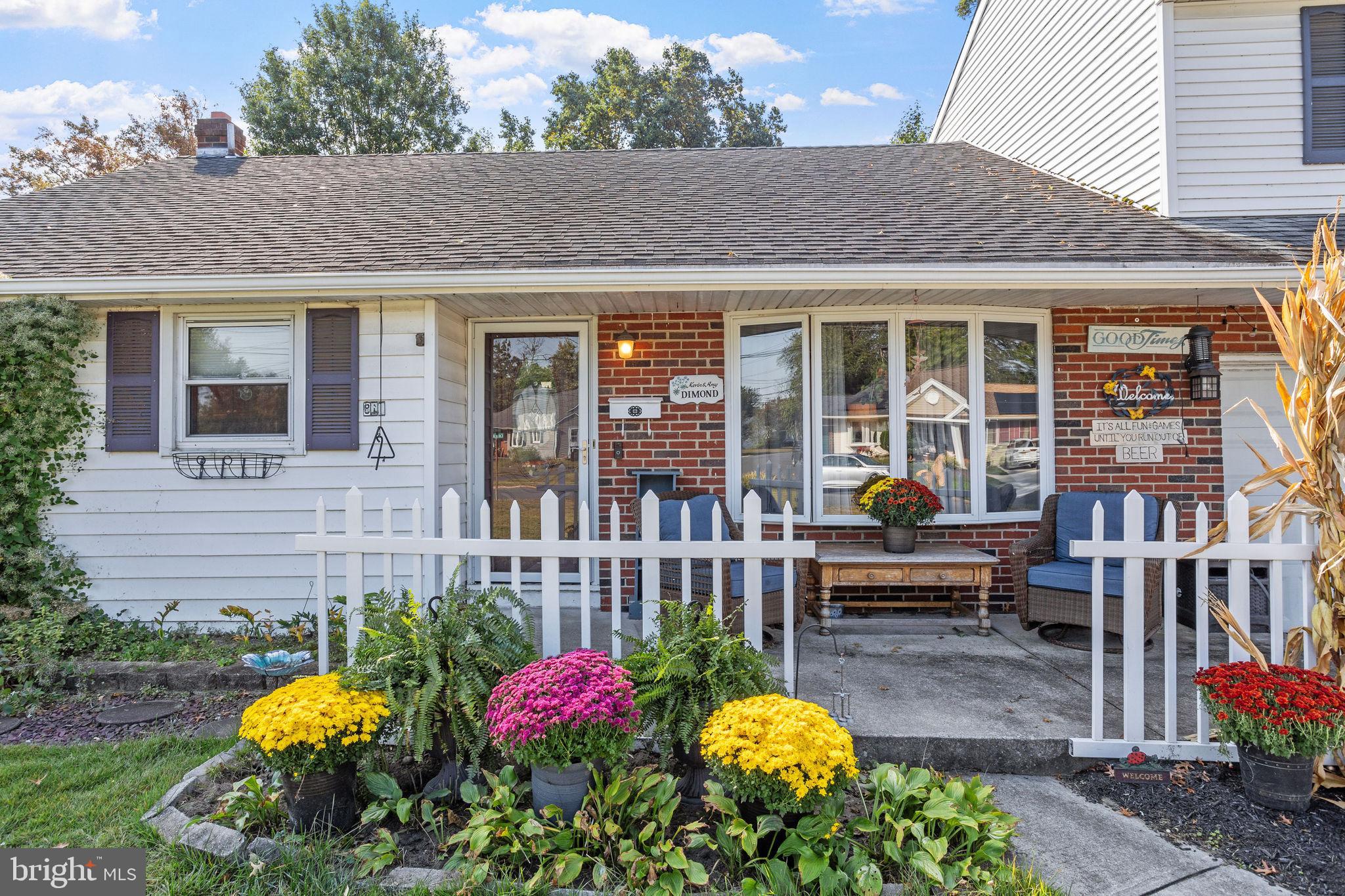 810 Colby Avenue Delran, NJ 08075 - Photo 4 of 33 a front view of house with an outdoor seating