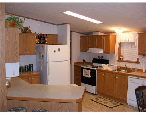 27 Village Road Slippery Rock, PA 16057 - Photo 4 of 18 Kitchen.