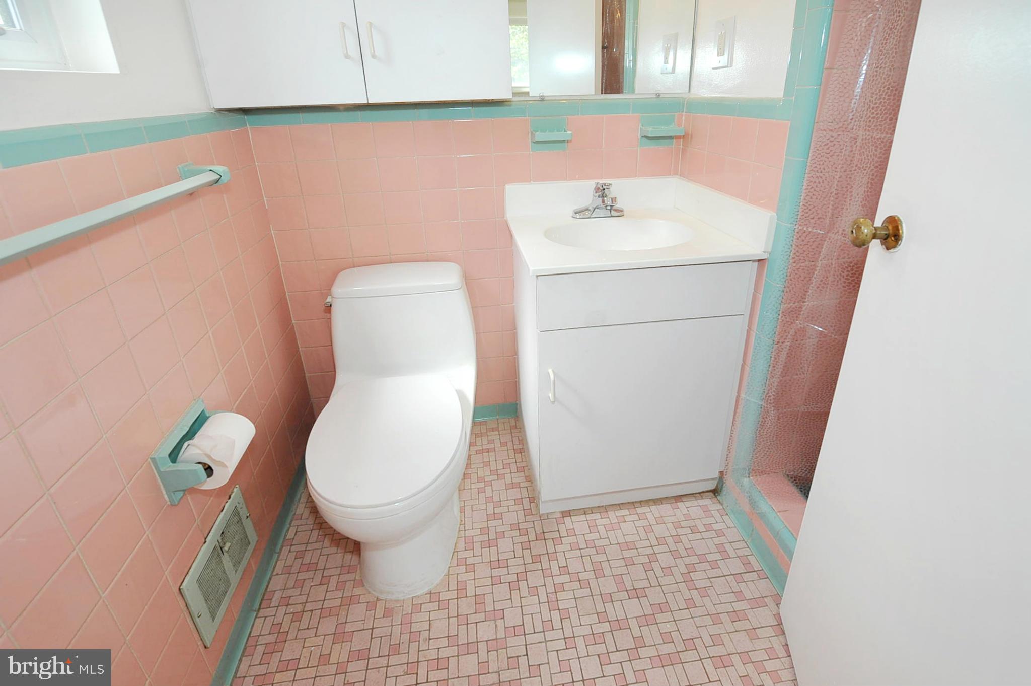 4409 Rosedale Avenue Bethesda, MD 20814 - Photo 12 of 30 Bath (Master)