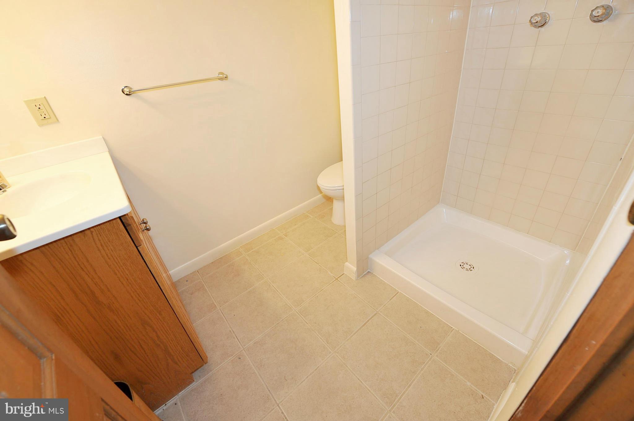 4409 Rosedale Avenue Bethesda, MD 20814 - Photo 19 of 30 Bath