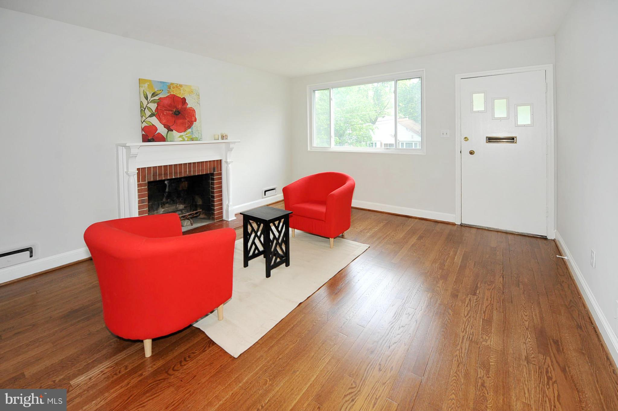 4409 Rosedale Avenue Bethesda, MD 20814 - Photo 4 of 30 Living Room