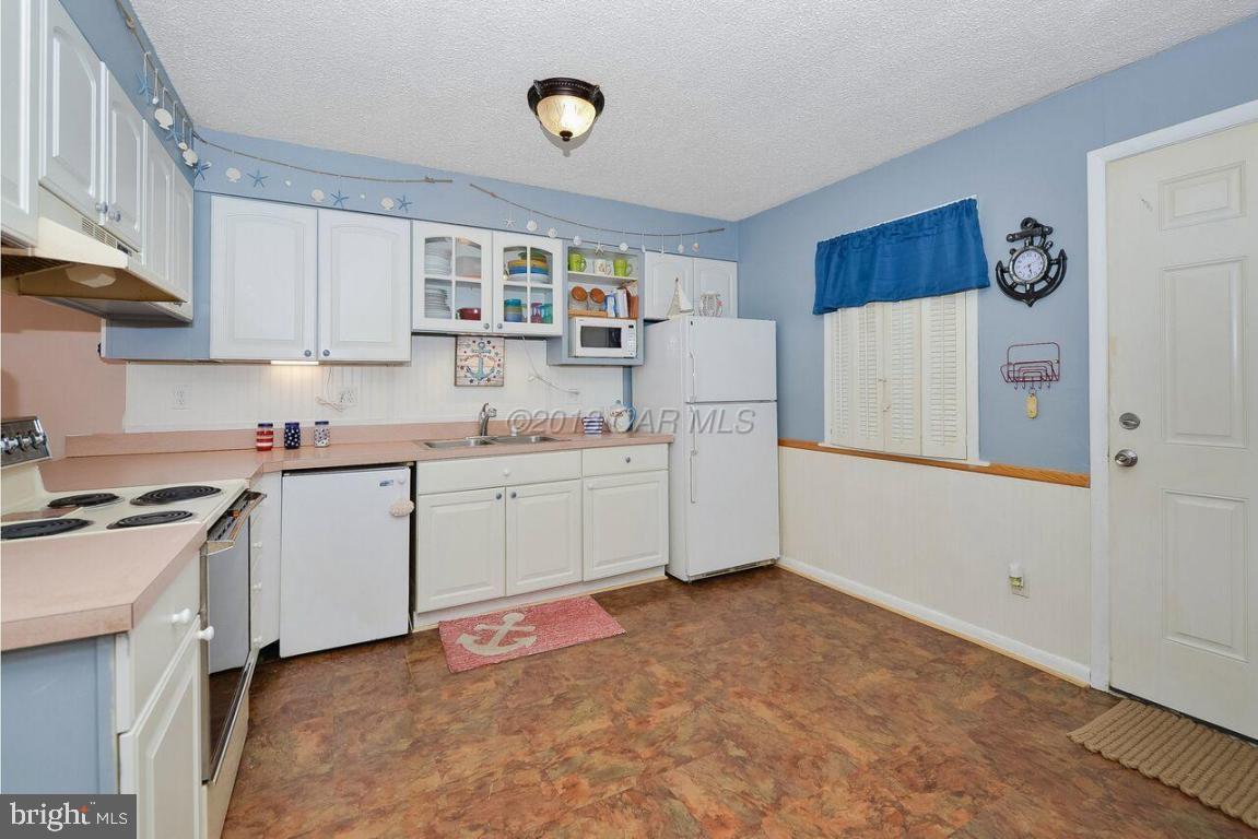 9207 Rusty Anchor Road, Unit A13 Ocean City, MD 21842 - Photo 9 of 19 Gallery Image 9