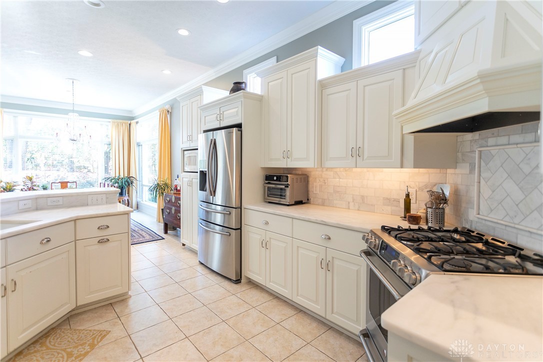 276 Rue Marseille Kettering, OH 45429 - Photo 7 of 40