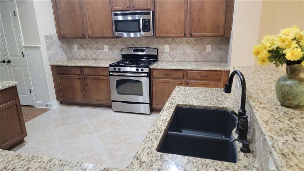 3195 Stonecrest Drive Cumming, GA 30041 - Photo 32 of 63