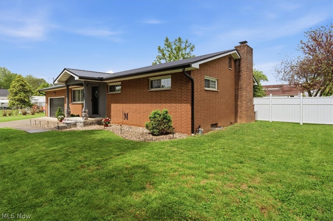 303 59th Street Vienna, WV 26105 - Photo 2 of 28