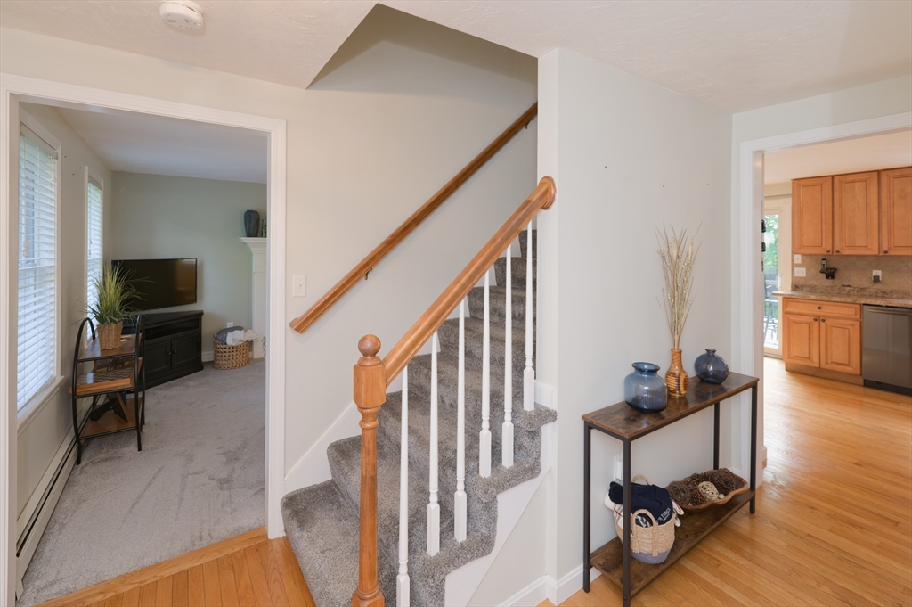 6 Chamberlain Road Uxbridge, MA 01569 - Photo 2 of 38