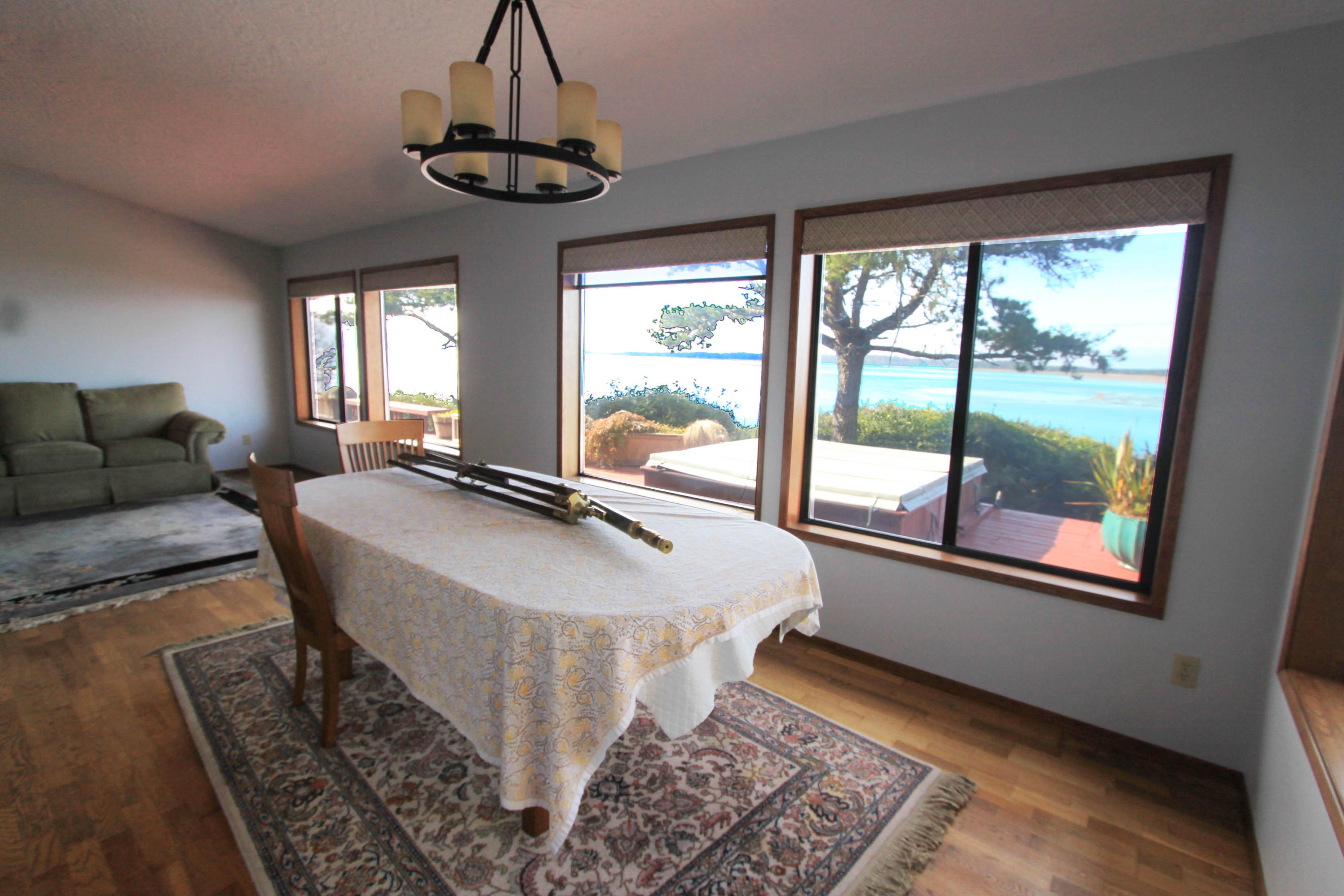 3305 Netarts Bay Road Tillamook, OR 97141 - Photo 4 of 26 Dining area