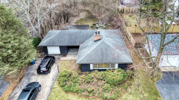 $575,000 | 270 East St Charles Road, Elmhurst, IL 60126