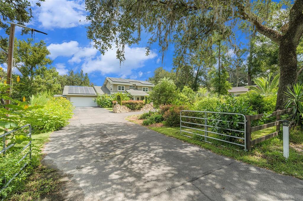 39127 Pretty Pond Road Zephyrhills, FL 33540 - Photo 2 of 36