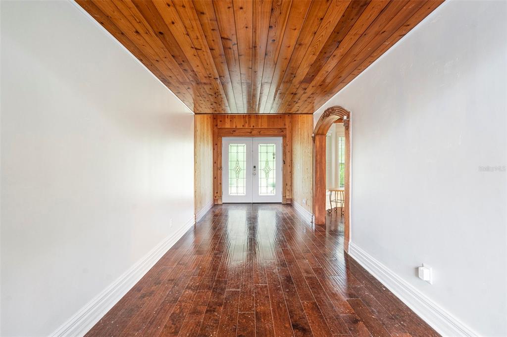 39127 Pretty Pond Road Zephyrhills, FL 33540 - Photo 4 of 36