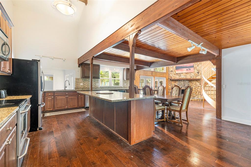 39127 Pretty Pond Road Zephyrhills, FL 33540 - Photo 9 of 36