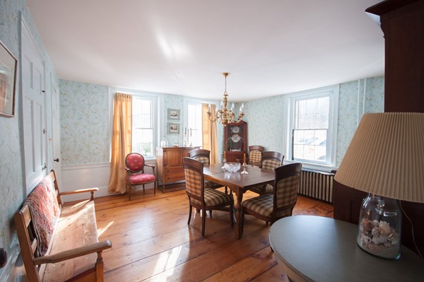317 Glen Road Weston, MA 02493 - Photo 4 of 11 Gallery Image 4