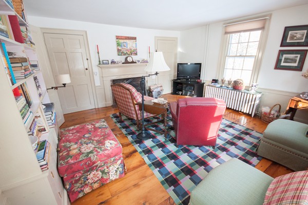 317 Glen Road Weston, MA 02493 - Photo 6 of 11 Gallery Image 6