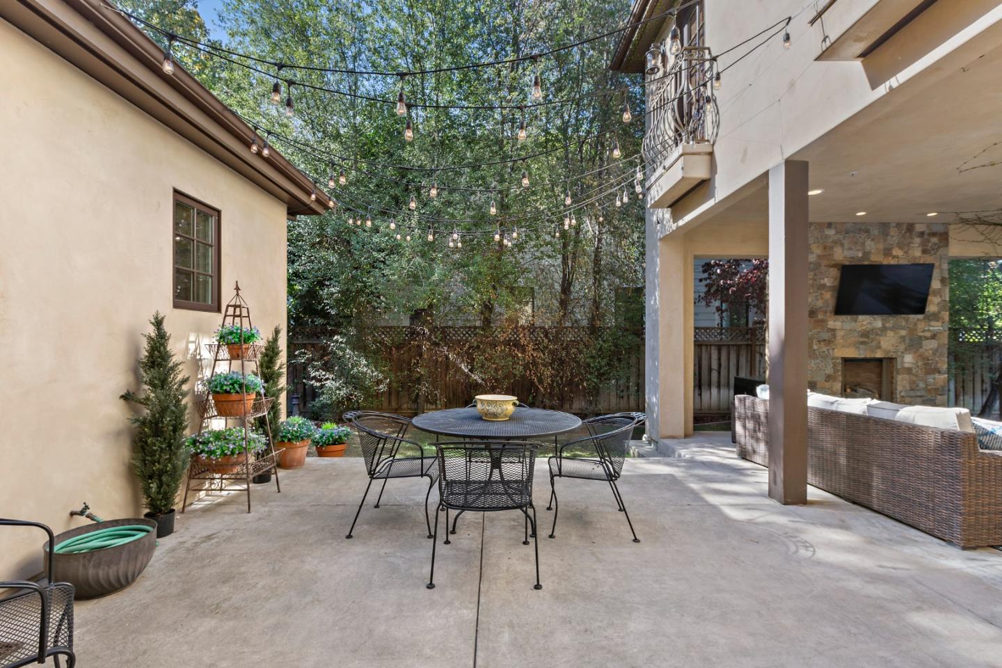 1187 Clark Way San Jose, CA 95125 - Photo 18 of 81 a backyard of a house with a table and chairs