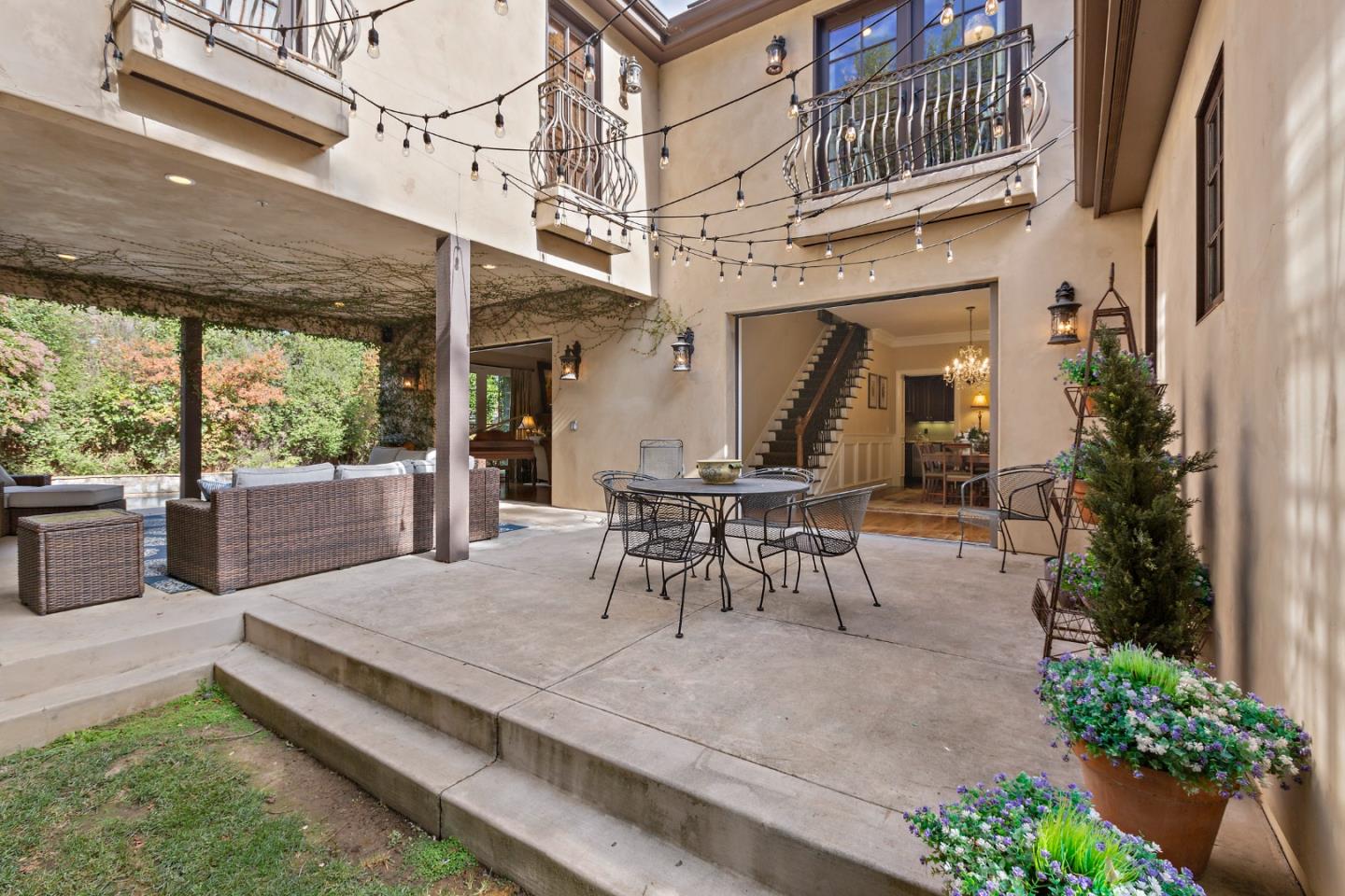 1187 Clark Way San Jose, CA 95125 - Photo 21 of 81 a view of a patio with a table and chairs