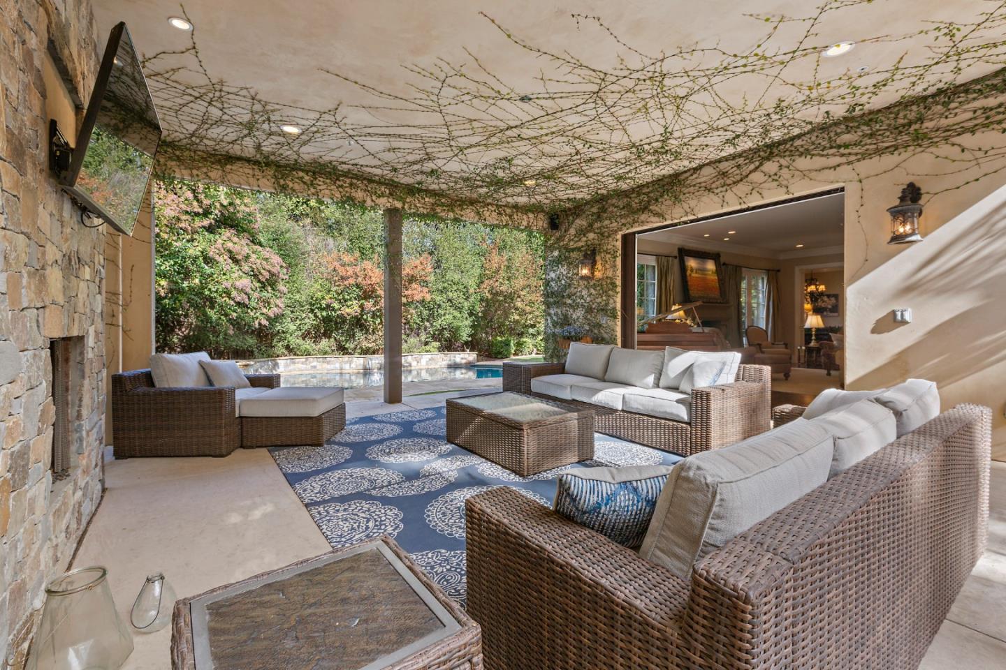 1187 Clark Way San Jose, CA 95125 - Photo 27 of 81 a living room with furniture and a large window