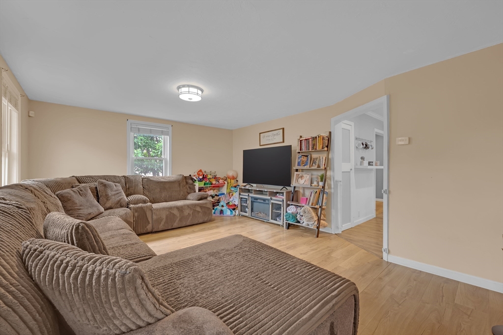 117 Malvern Road Worcester, MA 01610 - Photo 10 of 28