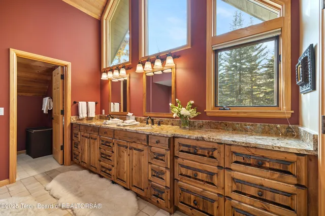 $4,950,000 | 3035 White Pine Lane, Wilson, WY 83014