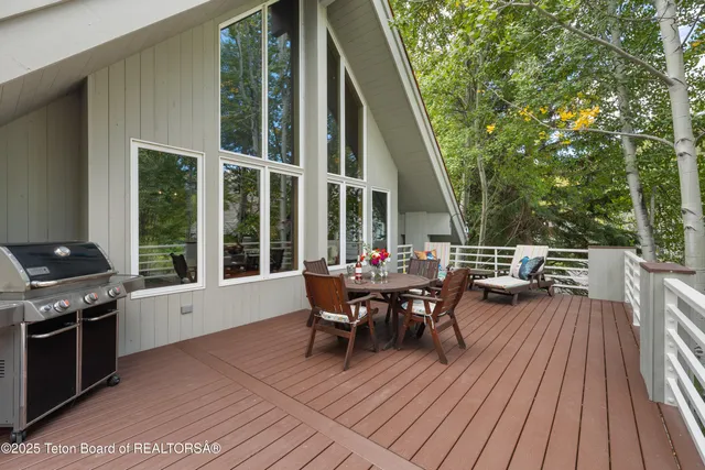 $4,950,000 | 3035 White Pine Lane, Wilson, WY 83014