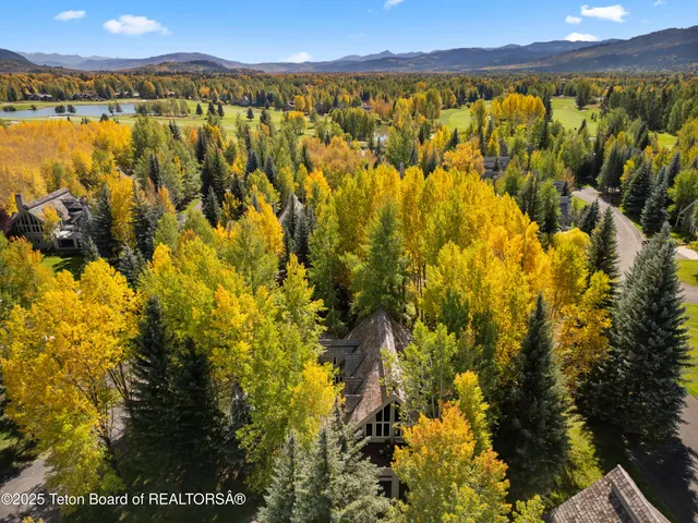 $4,950,000 | 3035 White Pine Lane, Wilson, WY 83014