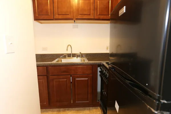 $1,195 | 1040 West Hollywood Avenue, Unit 412, Chicago, IL 60660