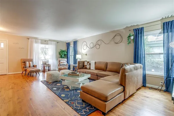 $6,500 | 1505 North Riverside Drive, Fort Worth, TX 76111