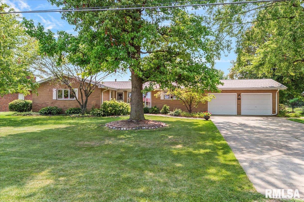 716 West Main Street Rochester, IL 62563 - Photo 1 of 43